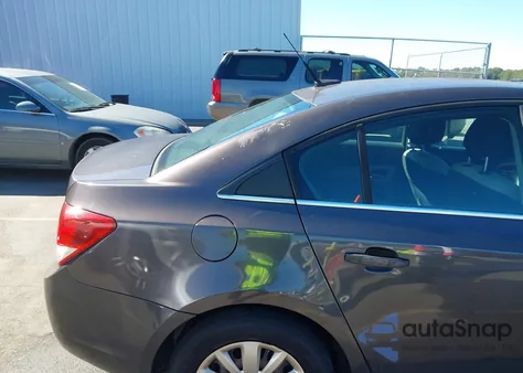 2011 Chevrolet Cruze Ls z USA, uszkodzony, nr VIN 1G1PC5SH8B7227994